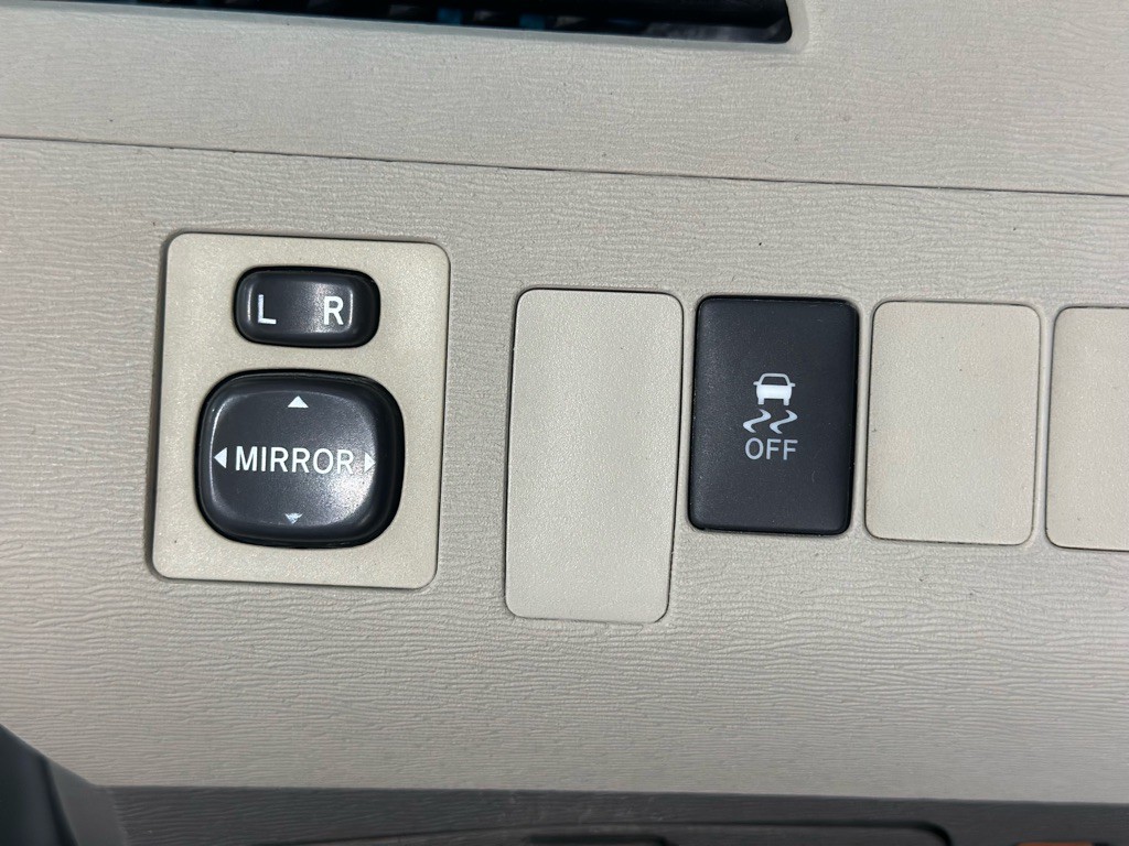 2011 Toyota Sienna Image 28