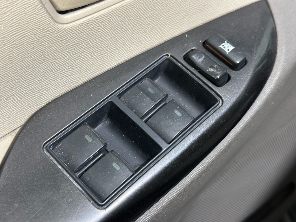 2011 Toyota Sienna Image 31