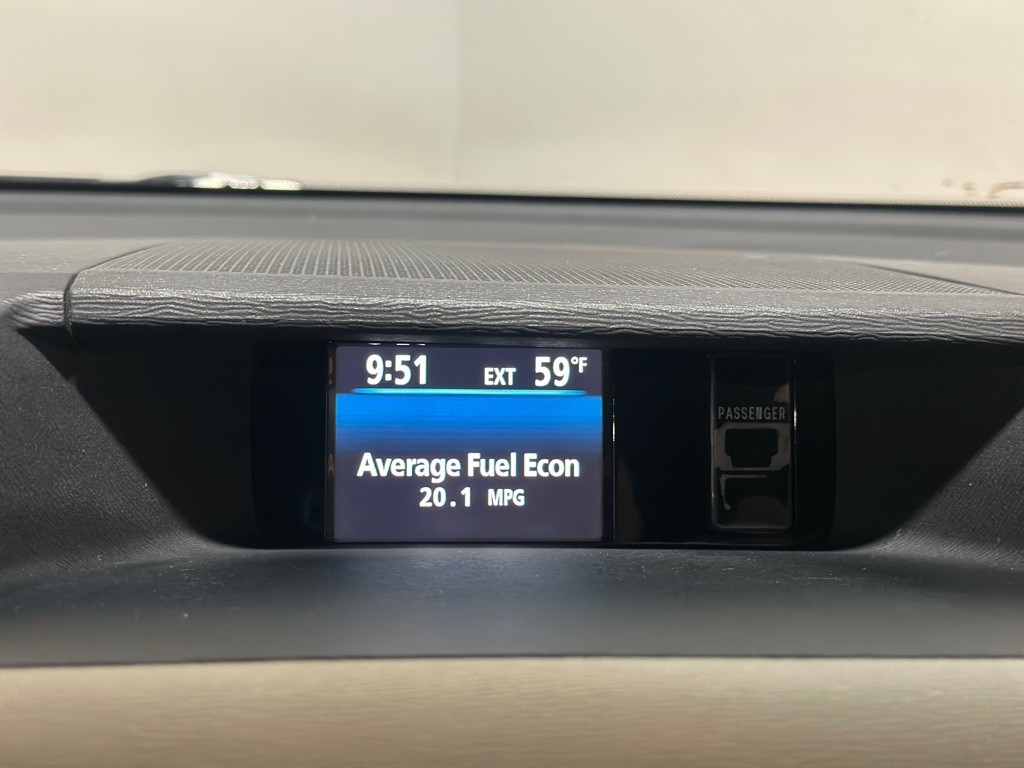 2011 Toyota Sienna Image 16