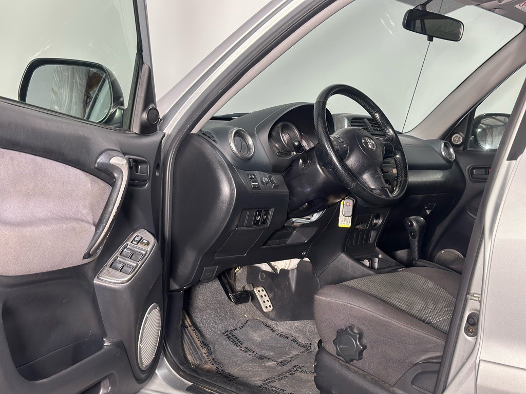 2004 Toyota Rav4 Image 10
