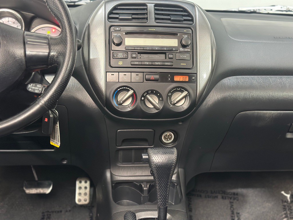 2004 Toyota Rav4 Image 15