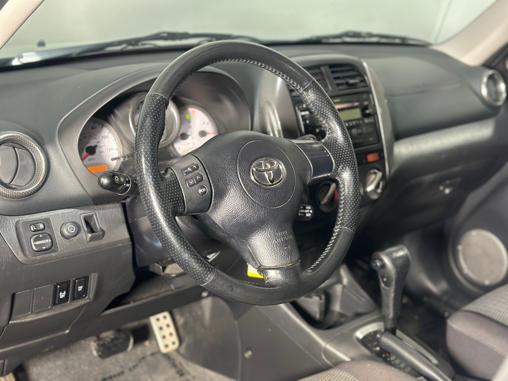 2004 Toyota Rav4 Image 22