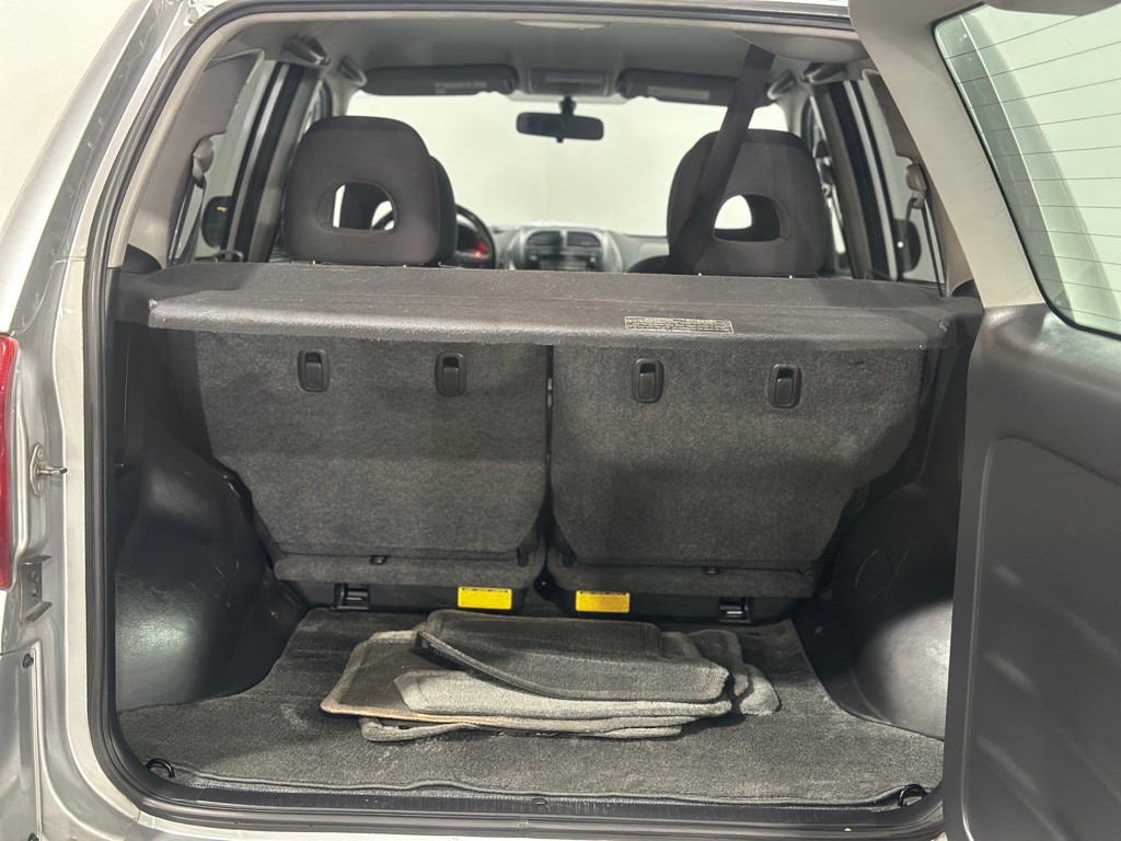 2004 Toyota Rav4 Image 30