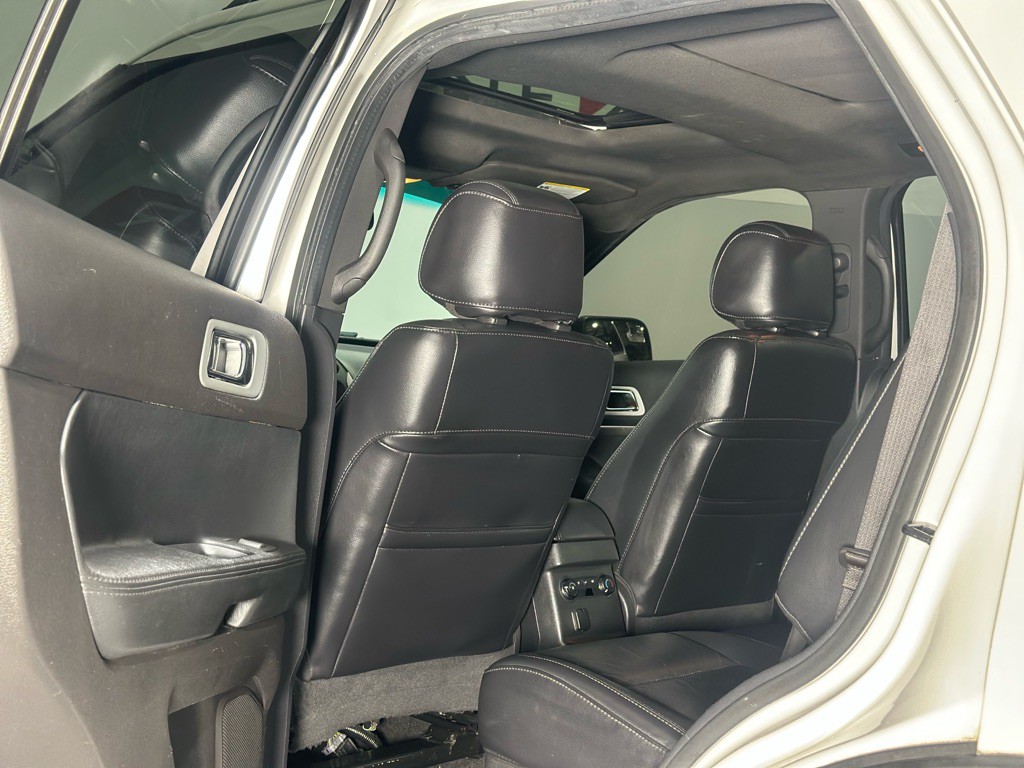2012 Ford Explorer Image 11