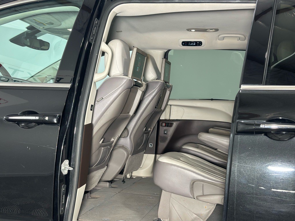 2017 Chrysler Pacifica Image 11