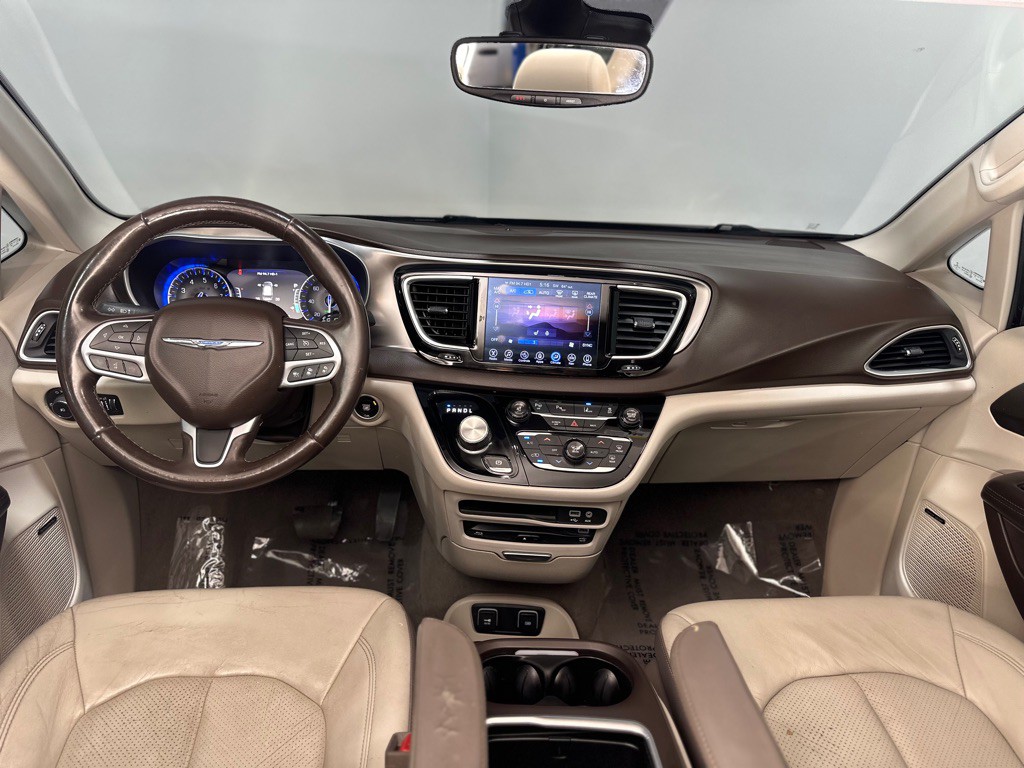 2017 Chrysler Pacifica Image 12