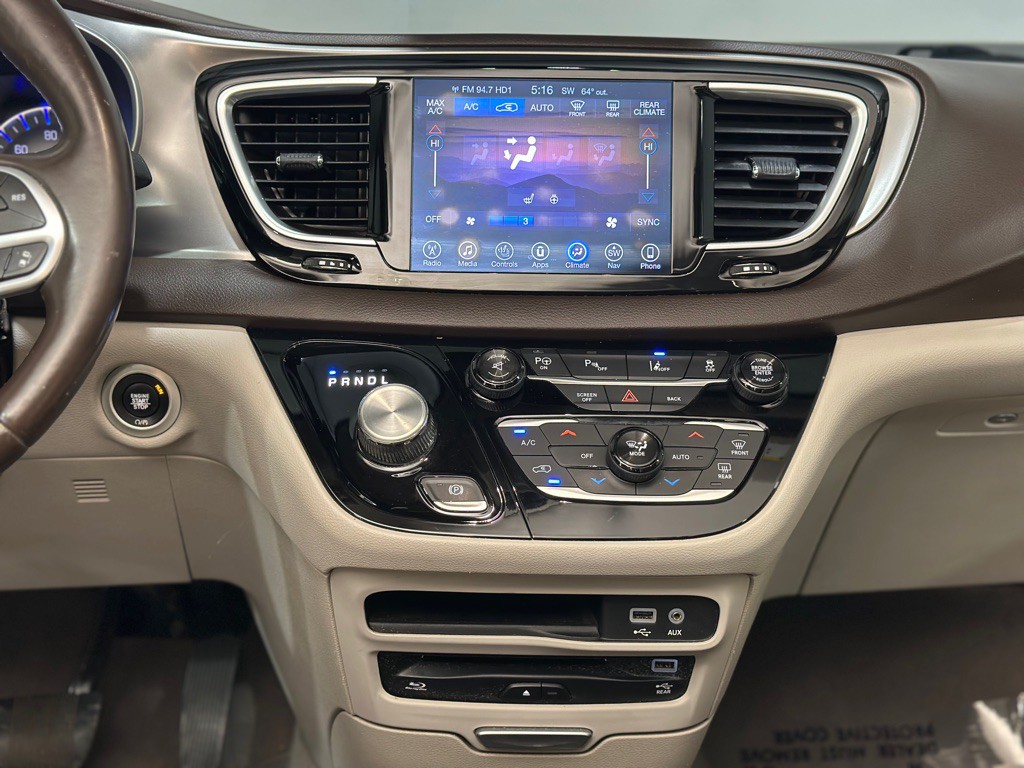 2017 Chrysler Pacifica Image 15