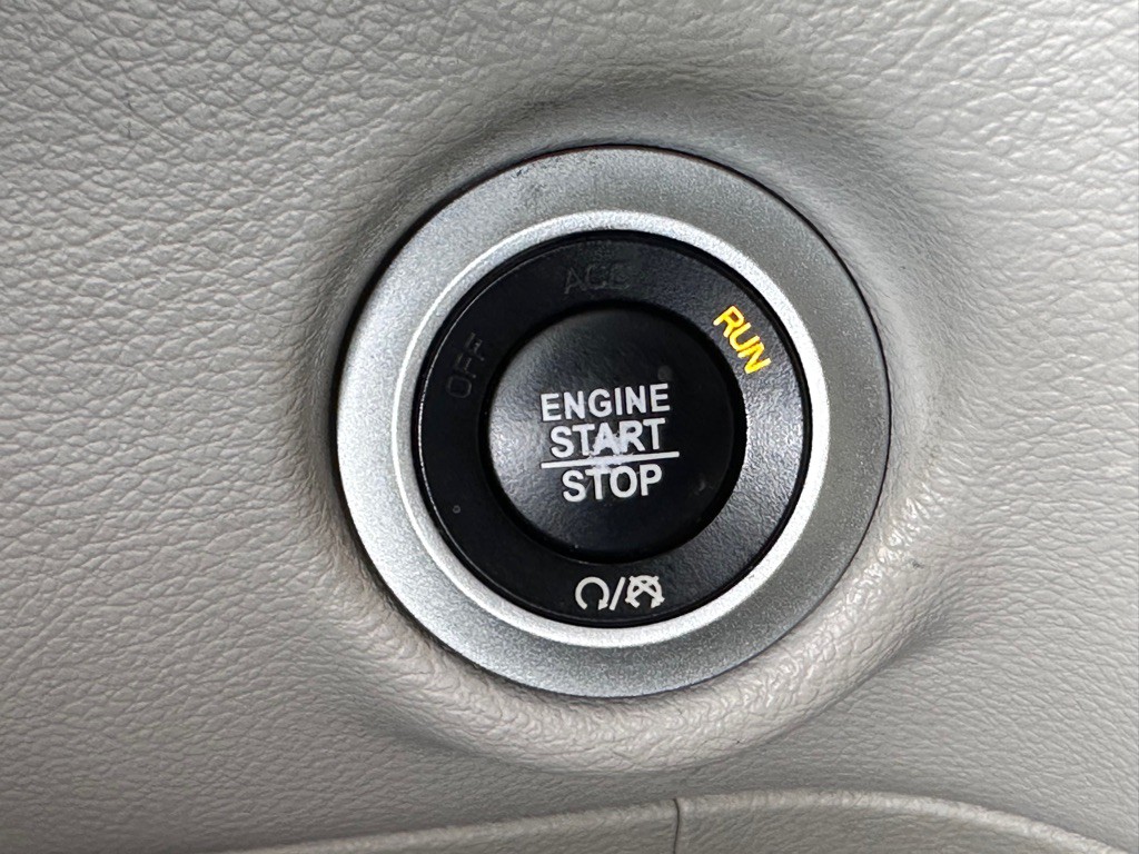 2017 Chrysler Pacifica Image 23