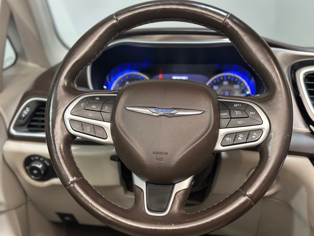 2017 Chrysler Pacifica Image 14