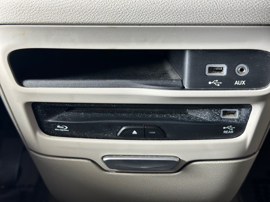 2017 Chrysler Pacifica Image 21