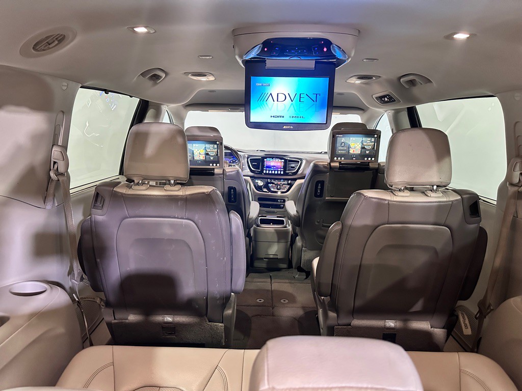 2017 Chrysler Pacifica Image 26