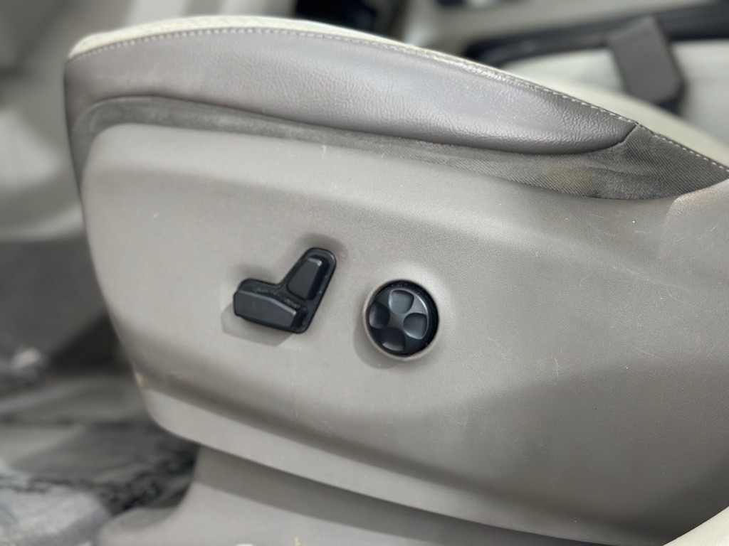 2017 Chrysler Pacifica Image 28