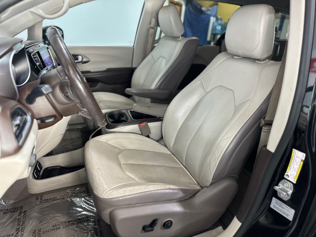 2017 Chrysler Pacifica Image 29