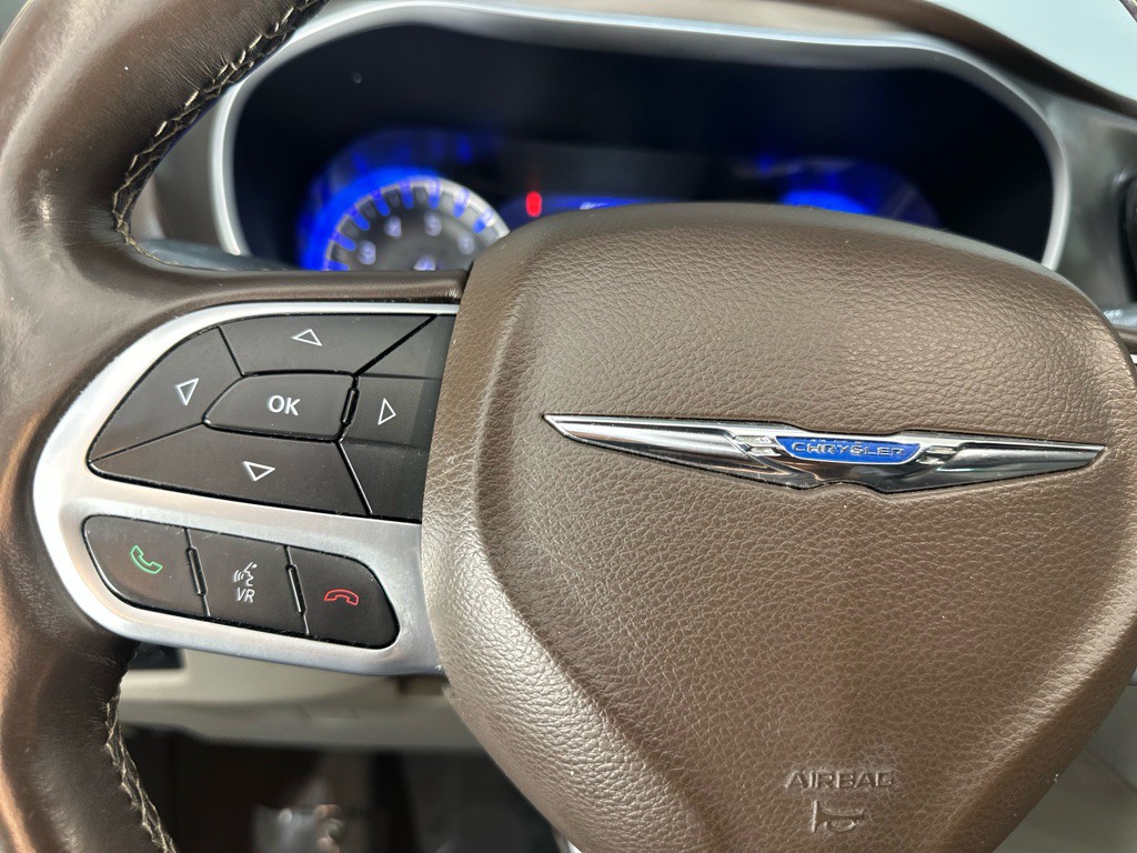 2017 Chrysler Pacifica Image 33