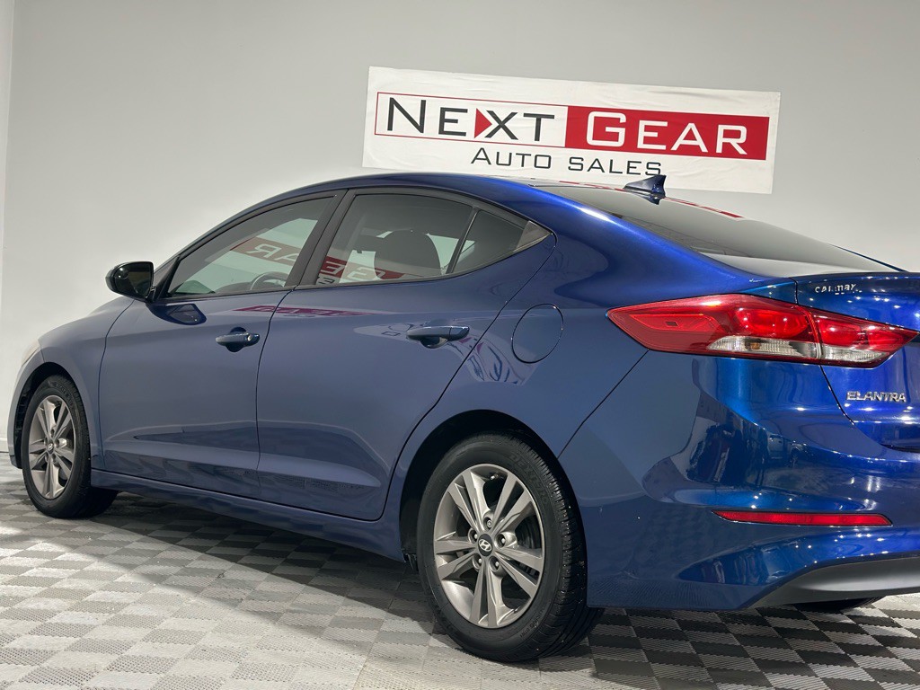 2017 Hyundai Elantra Image 7