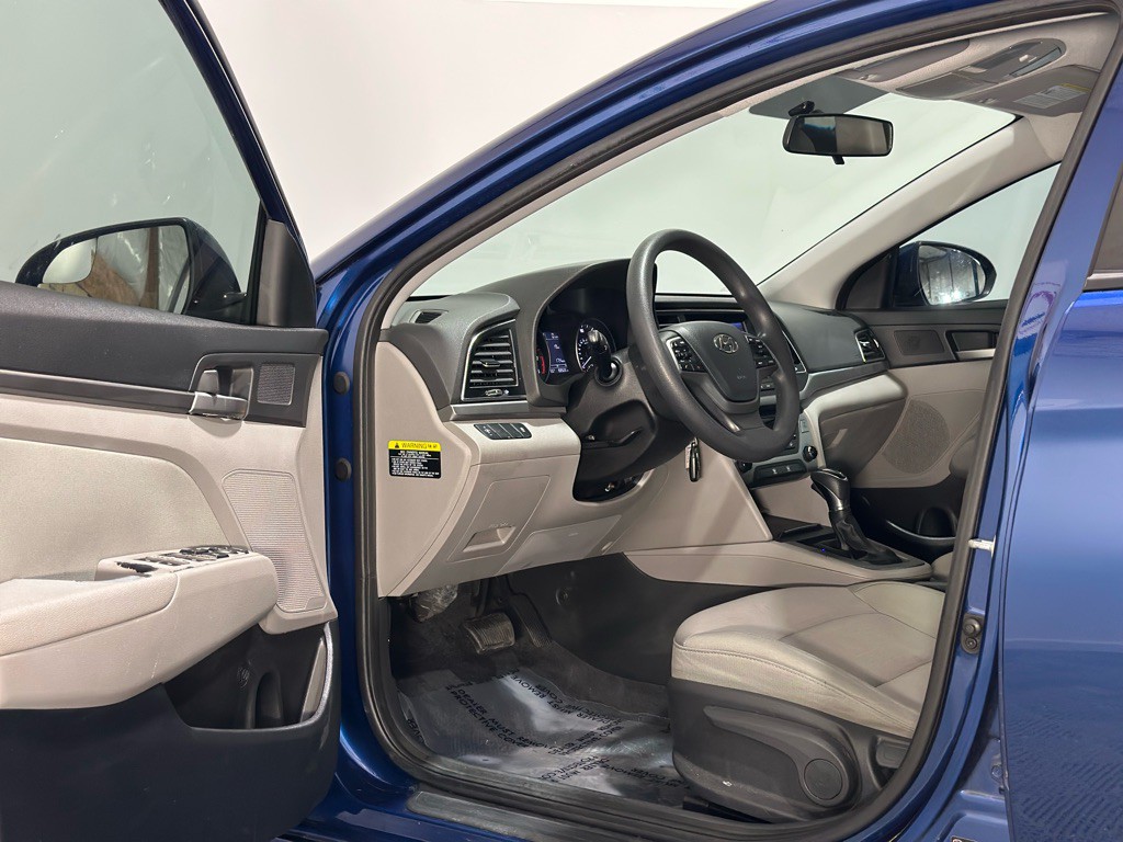 2017 Hyundai Elantra Image 11