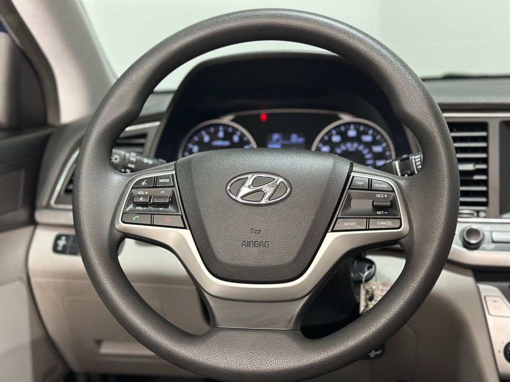2017 Hyundai Elantra Image 15