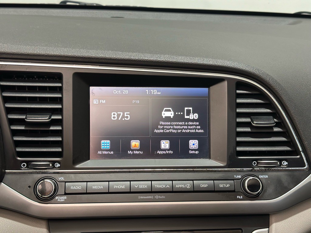 2017 Hyundai Elantra Image 17