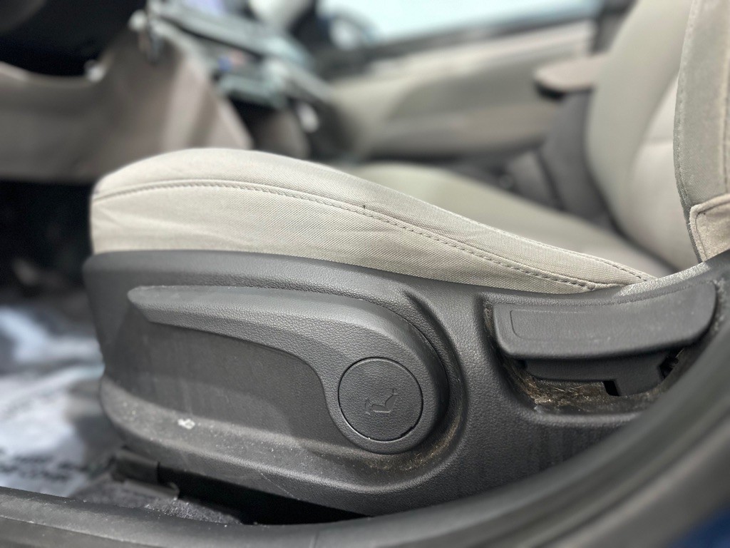 2017 Hyundai Elantra Image 21