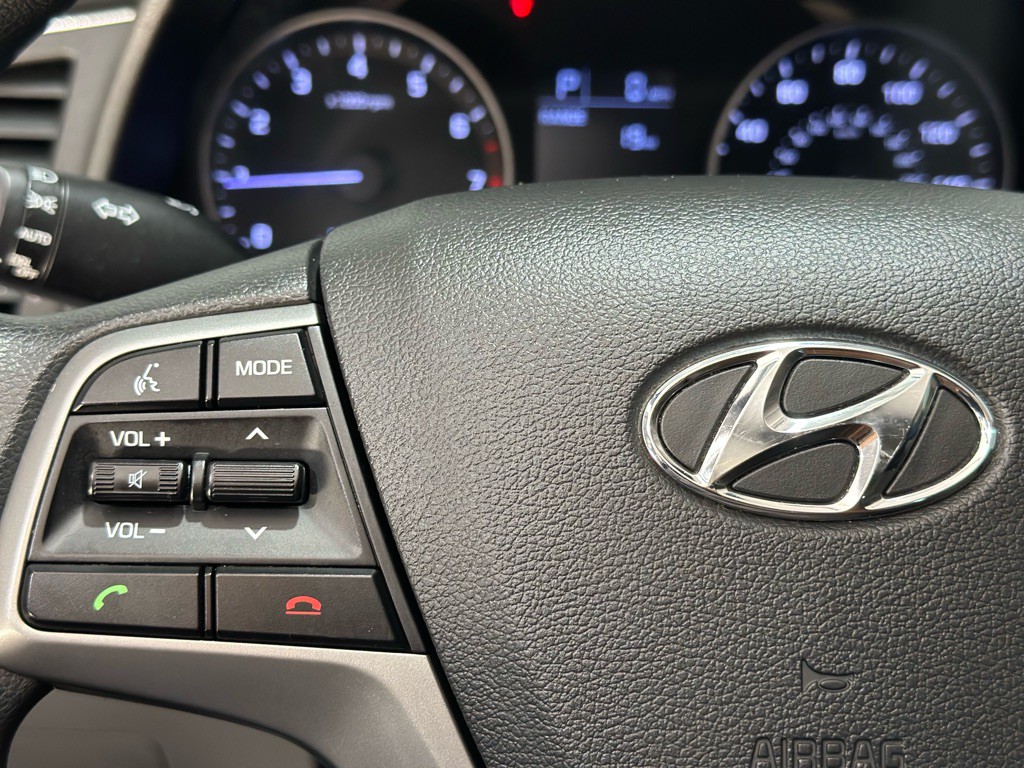 2017 Hyundai Elantra Image 25
