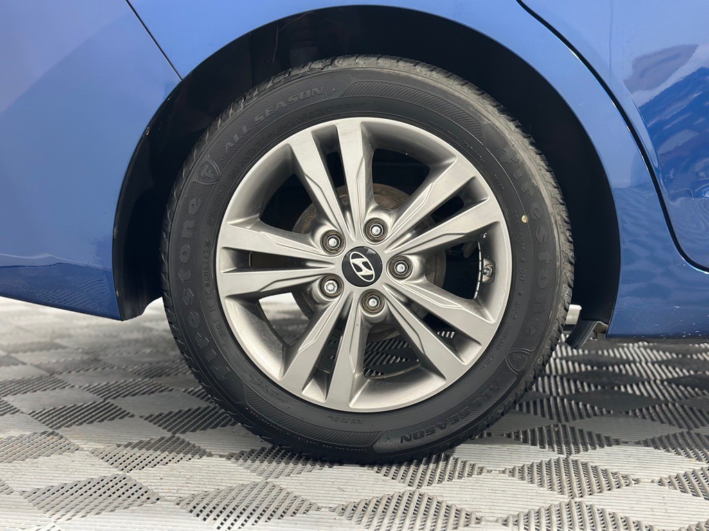 2017 Hyundai Elantra Image 36
