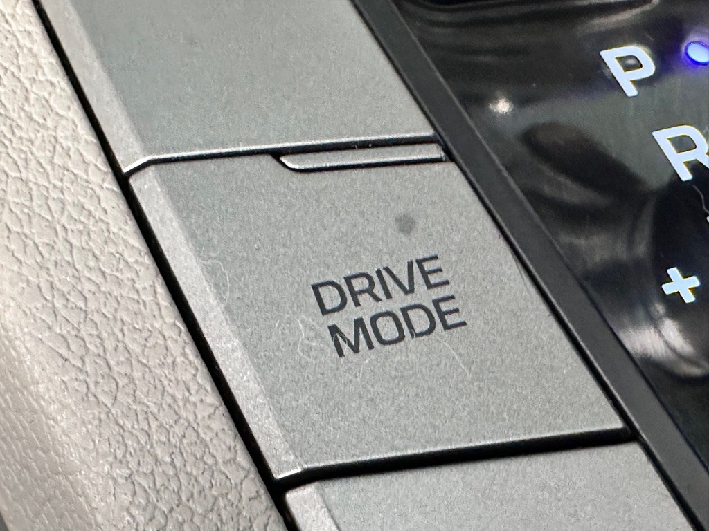 2017 Hyundai Elantra Image 30