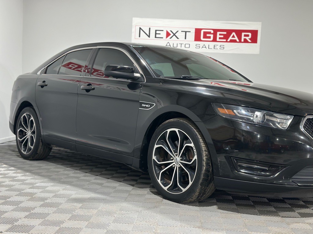 2013 Ford Taurus Image 2