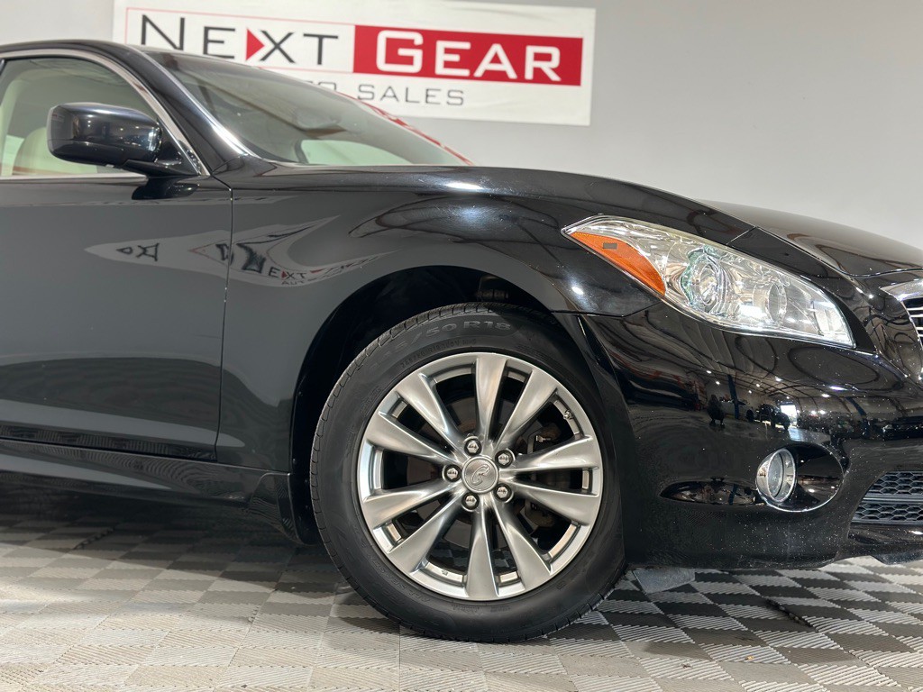 2013 INFINITI M37 Image 3