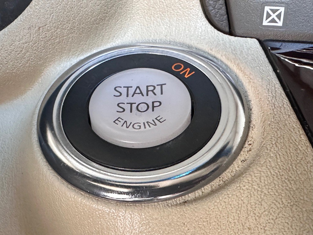 2013 INFINITI M37 Image 22