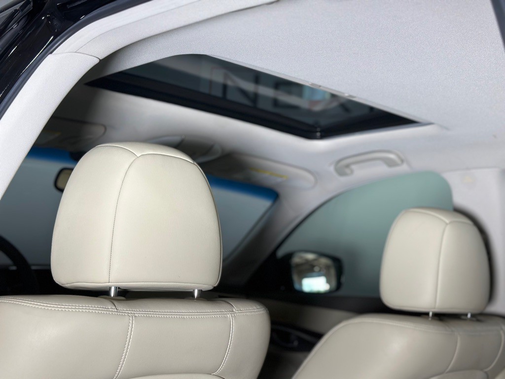 2013 INFINITI M37 Image 23