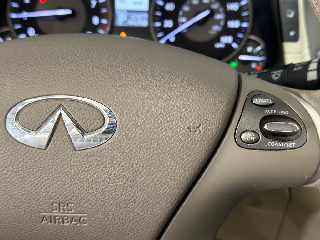 2013 INFINITI M37 Image 30