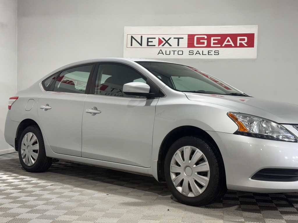 2015 Nissan Sentra Image 2