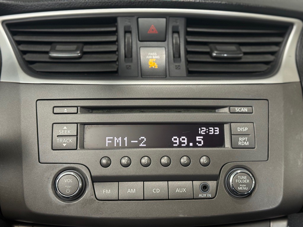 2015 Nissan Sentra Image 17