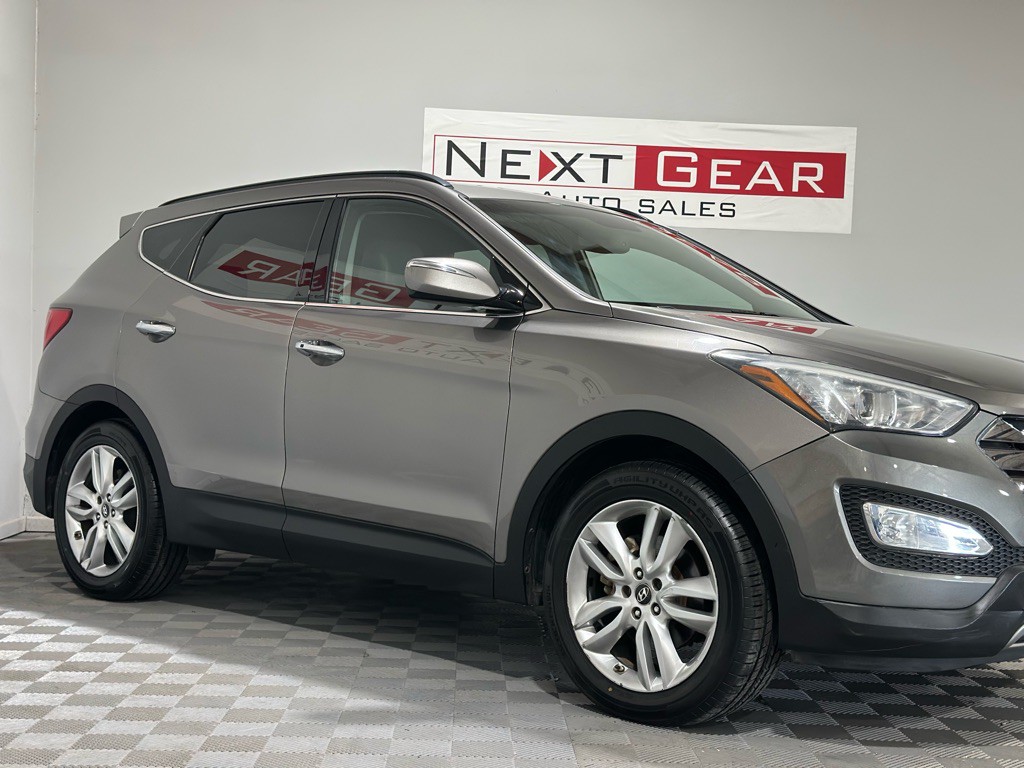 2013 Hyundai Santa Fe Sport Image 2