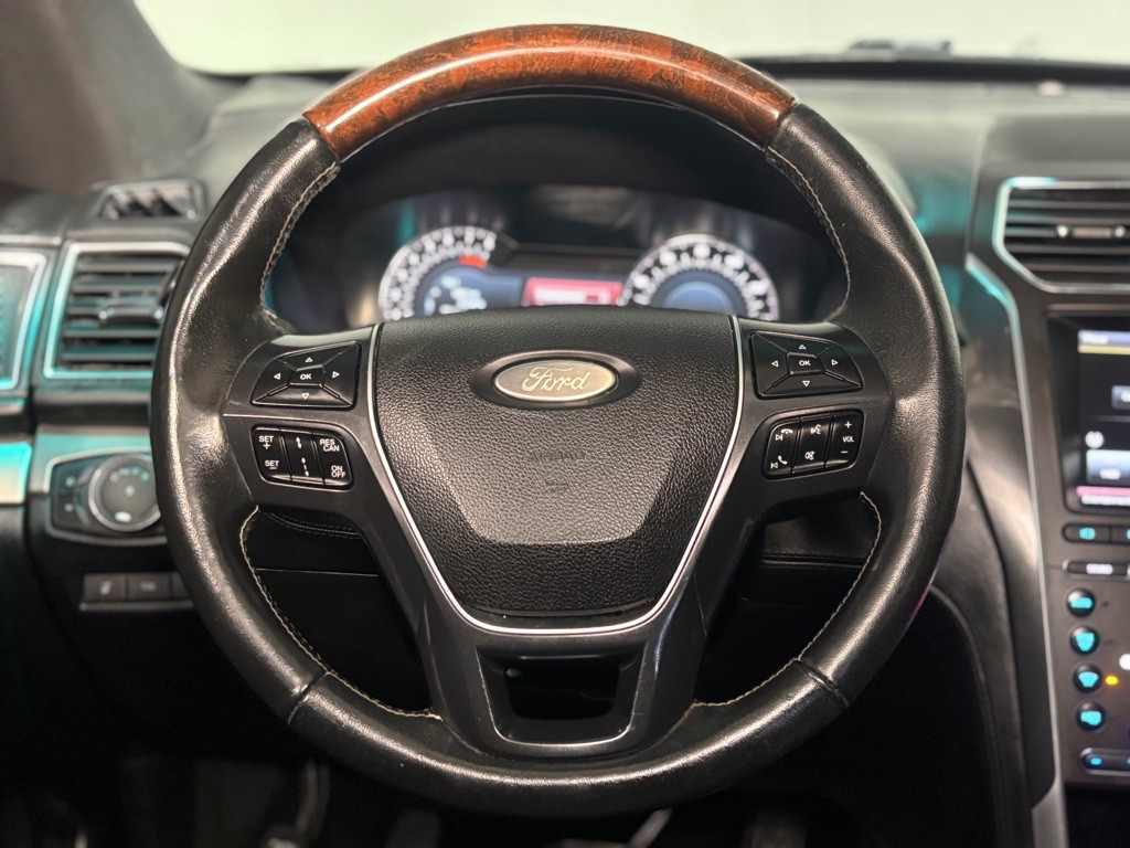 2016 Ford Explorer Image 17