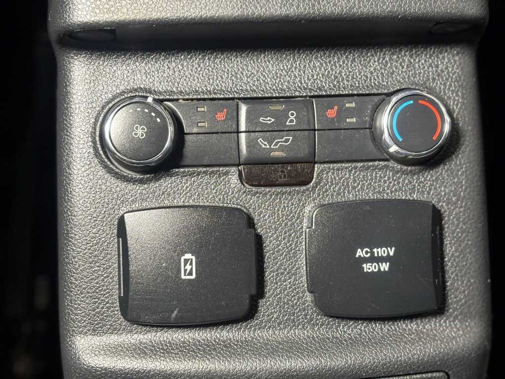 2016 Ford Explorer Image 25