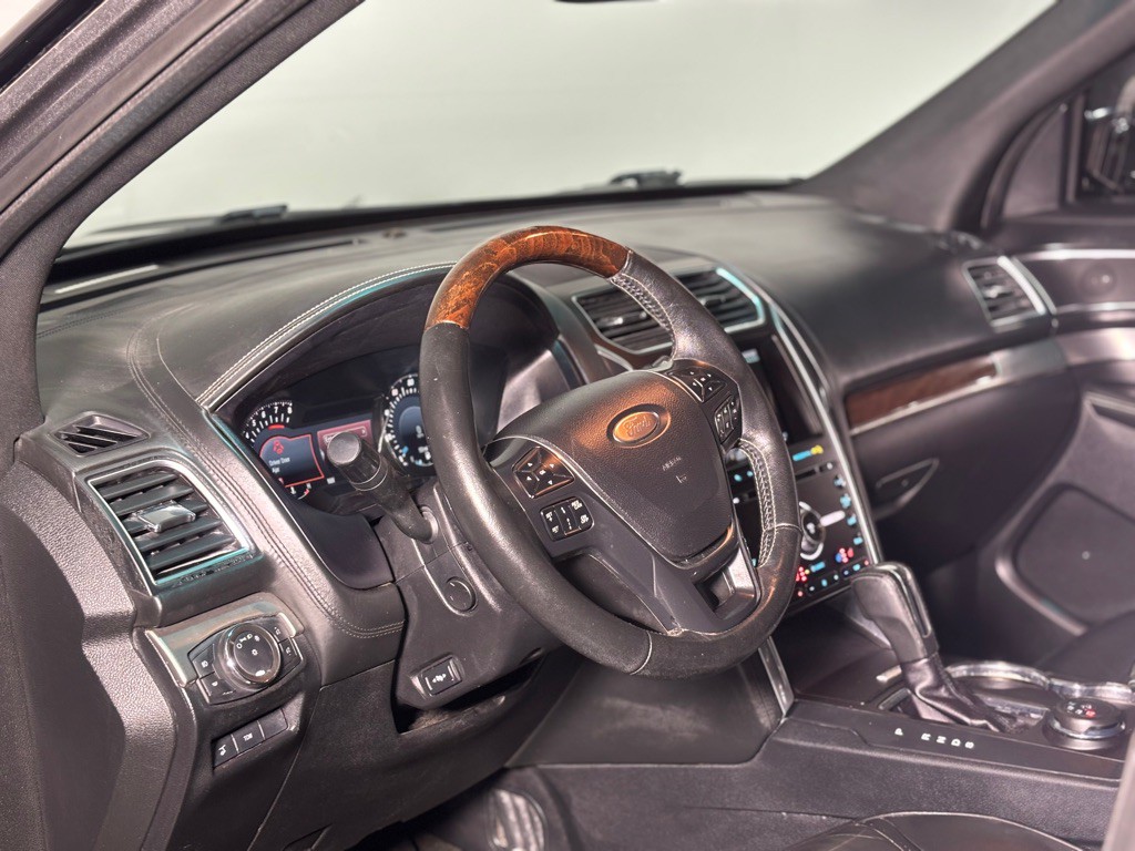 2016 Ford Explorer Image 30