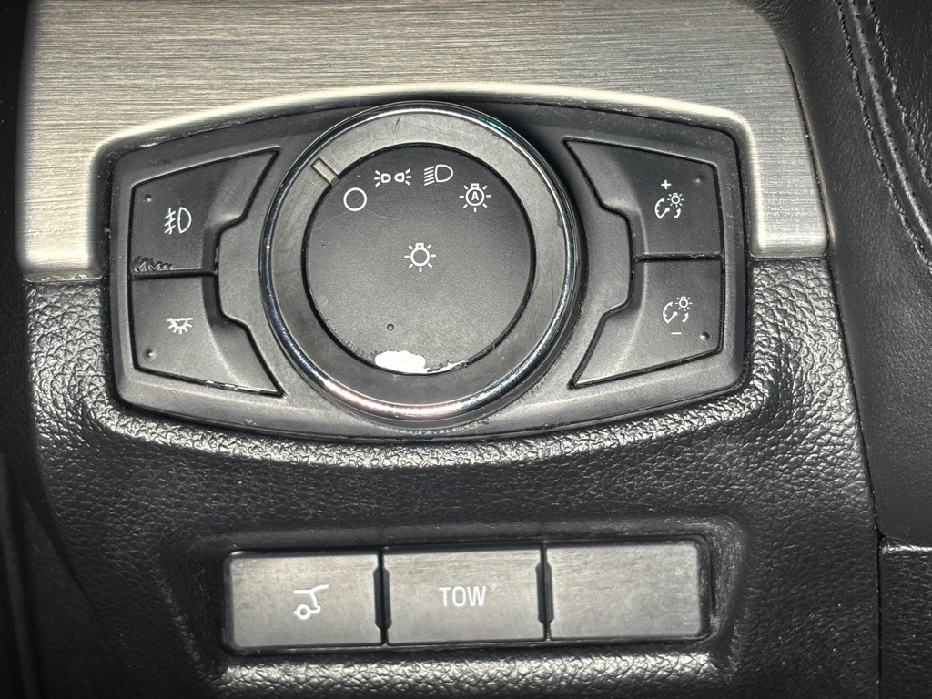 2016 Ford Explorer Image 35