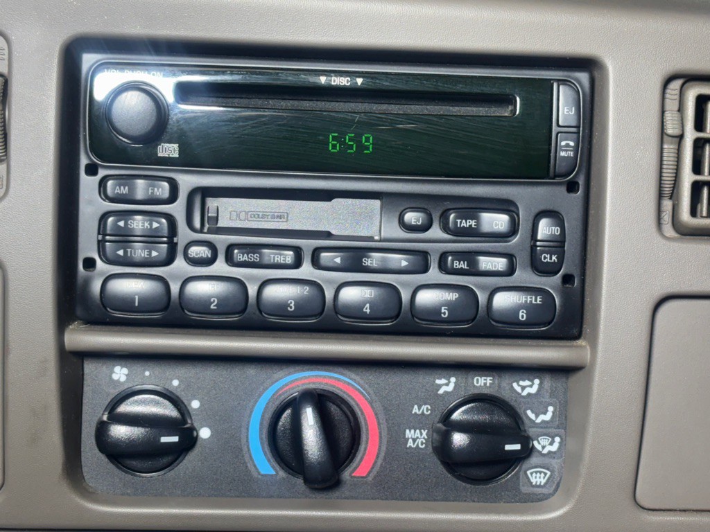 2000 Ford Excursion Image 15