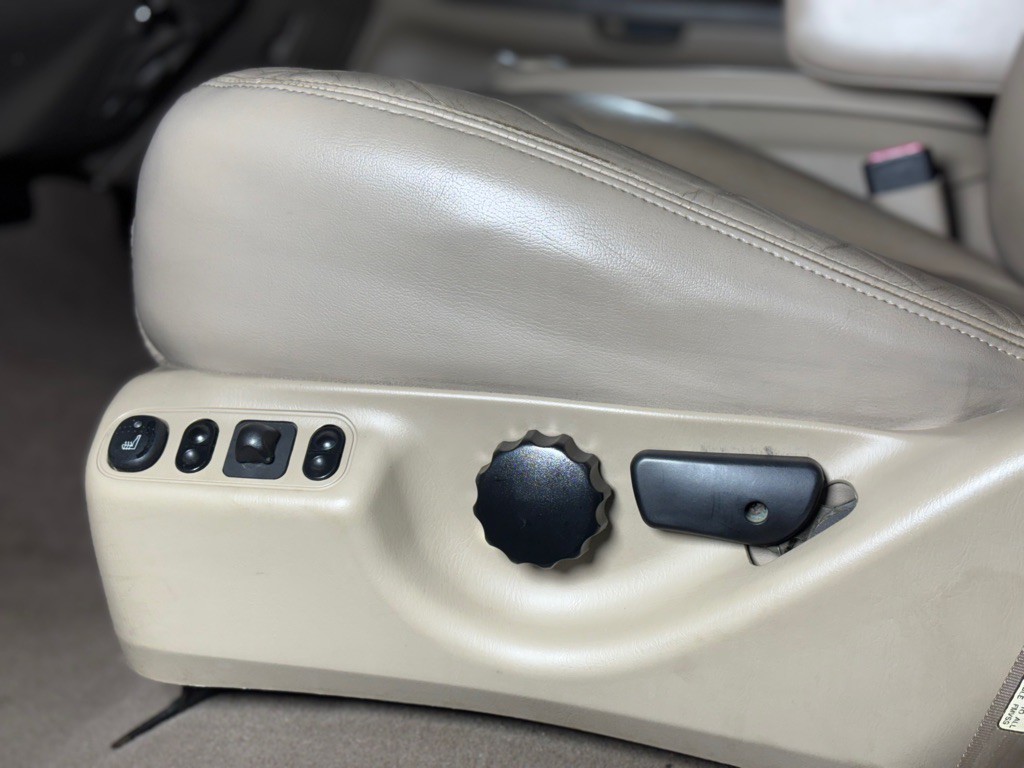 2000 Ford Excursion Image 17