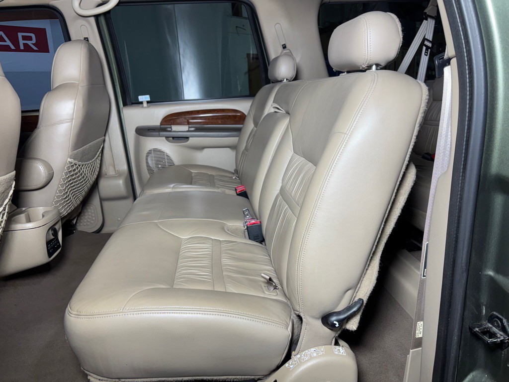 2000 Ford Excursion Image 19