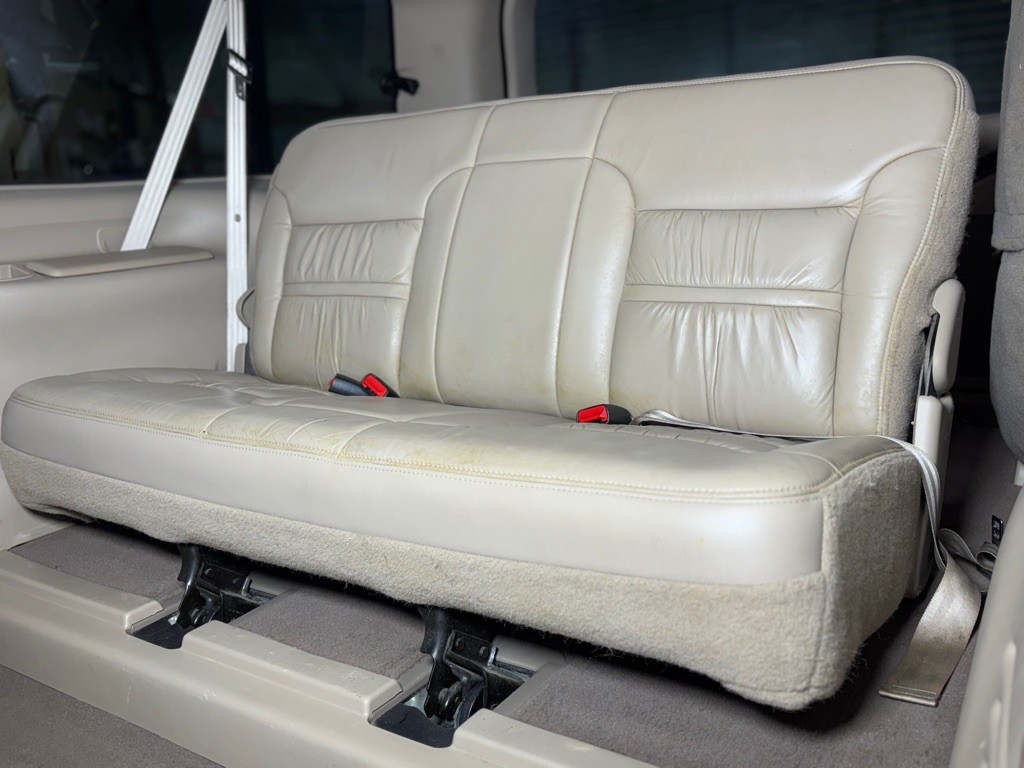 2000 Ford Excursion Image 20
