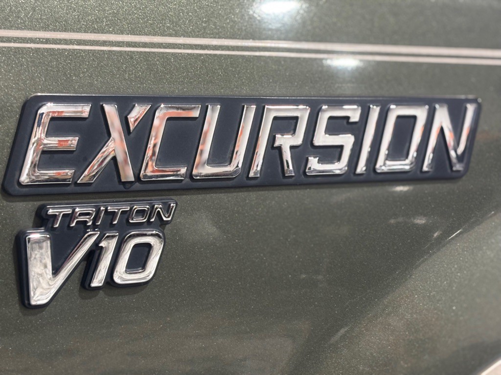 2000 Ford Excursion Image 27