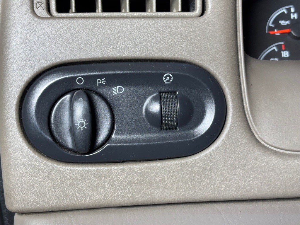 2000 Ford Excursion Image 28