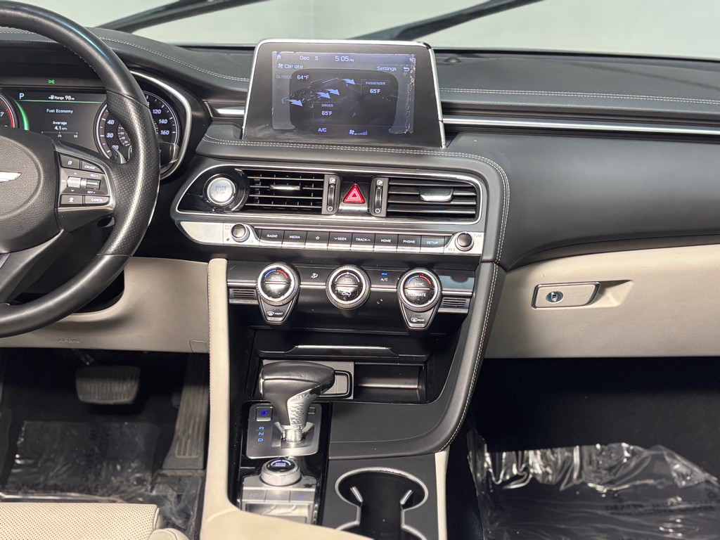 2019 Genesis G70 Image 16