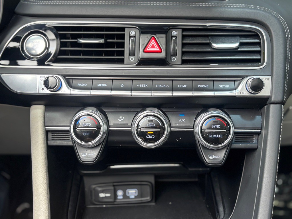 2019 Genesis G70 Image 20