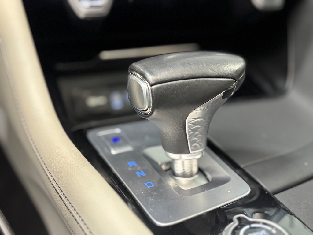 2019 Genesis G70 Image 22