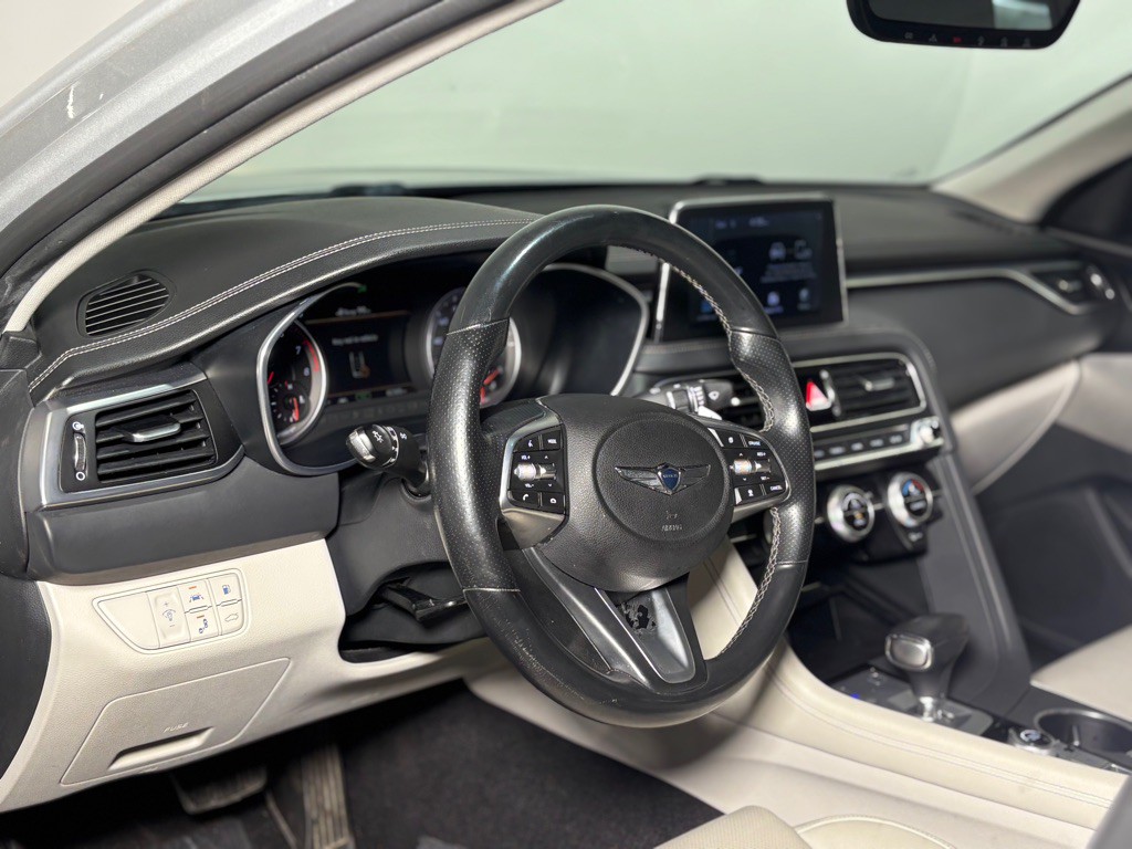2019 Genesis G70 Image 29