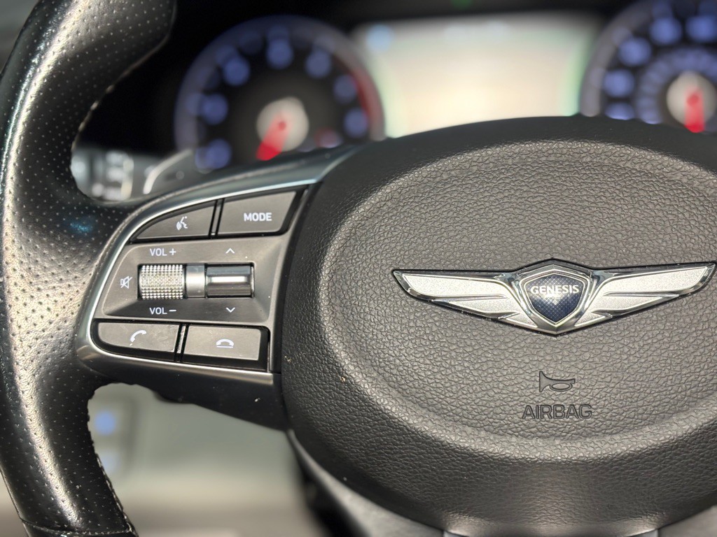 2019 Genesis G70 Image 30