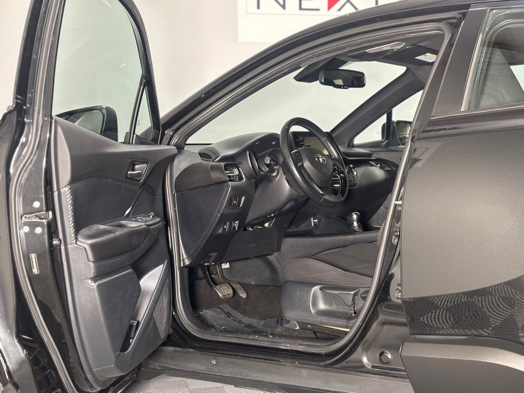 2018 Toyota C-HR Image 10